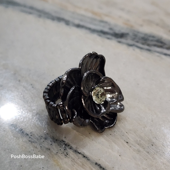 Flower stretch fashion ring black with rhinestone - Picture 4 of 6